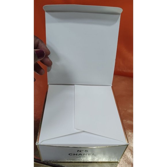 Vintage NOS Chanel NO. 5 Body Powder - Picture 10 of 16